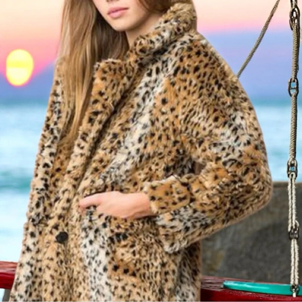 Brandy Melville Leopard Print Faux Fur Coat, One Size, Mid-Thigh Length - Picture 3 of 10